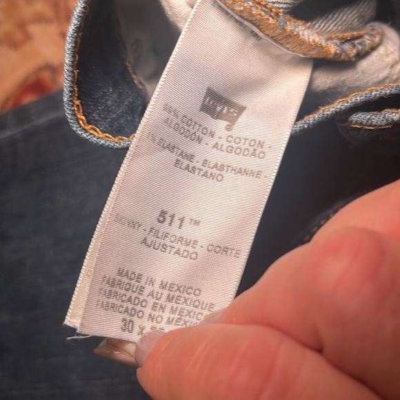 Levis 511 jeans width 30 length 32 with a zipper fly - Picture 6 of 9